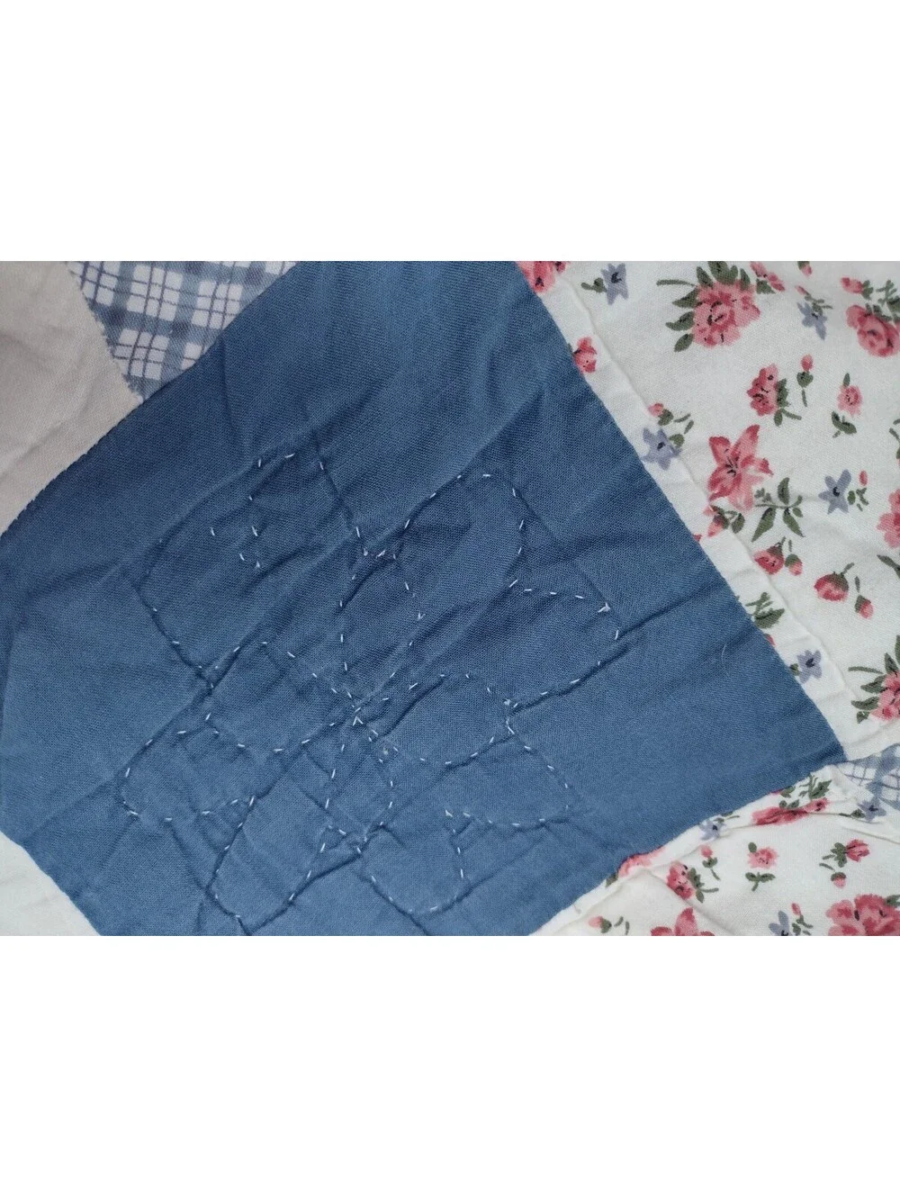 Vintage 80x80 Hand Quilted Floral Medallion Quilt Blue Cottagecore Full